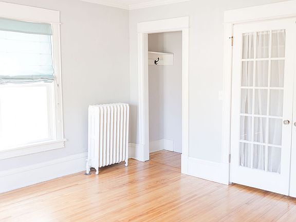 5th image of 3132 Irving Ave S #2
