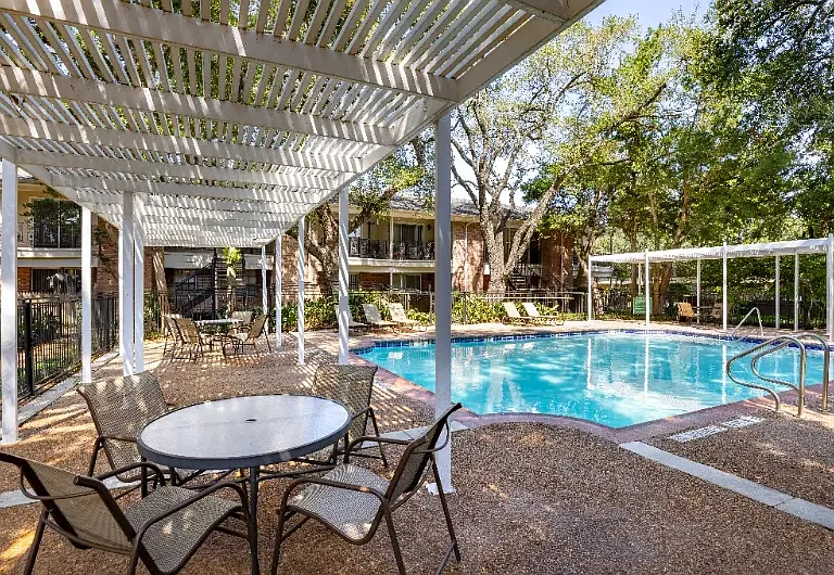 Colony Oaks — Photo 21