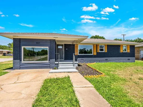 207 NW 40th St, Lawton, OK 73505