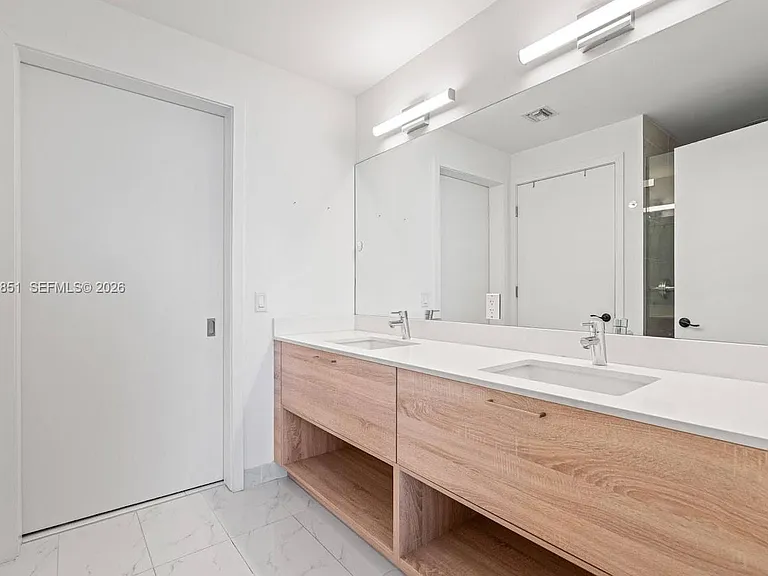 16385 Biscayne Blvd #3201 — Photo 21
