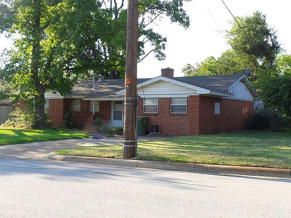 2nd image of 610 Lynda Ln