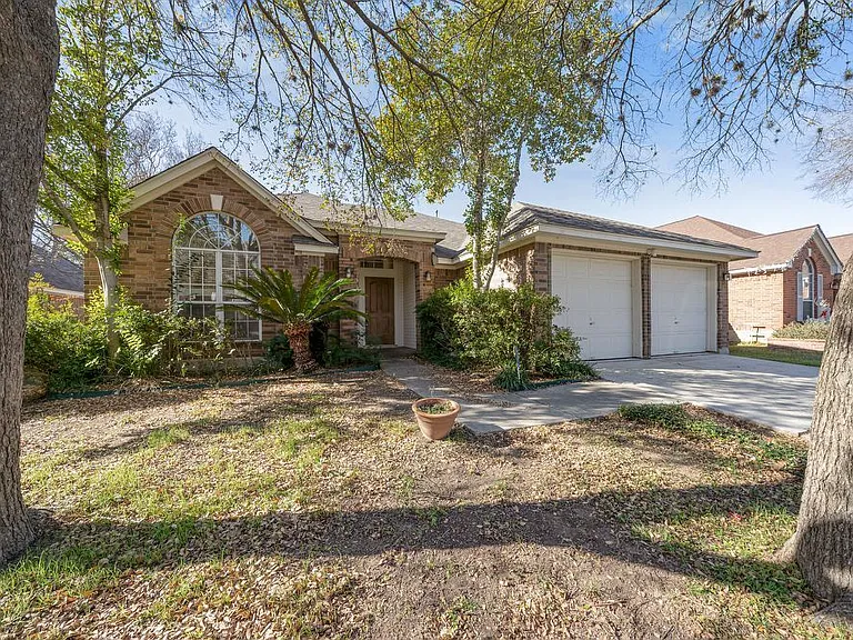 8218 Parkland Hills Dr — Photo 4
