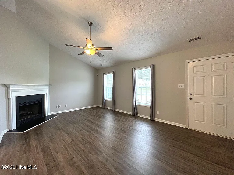 477 Northwoods Dr — Photo 4