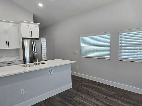 5th image of 165 17th Ave SE #2