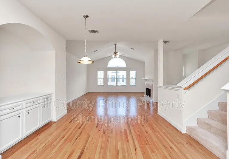 3627 Main Plaza Dr — Photo 11