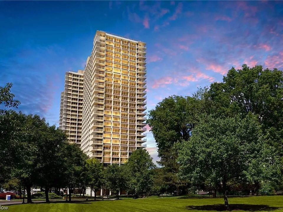 12700 Lake Ave #608