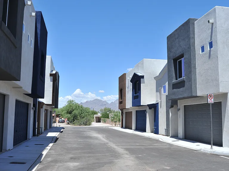 1218 E Blacklidge Dr #1101 — Photo 24