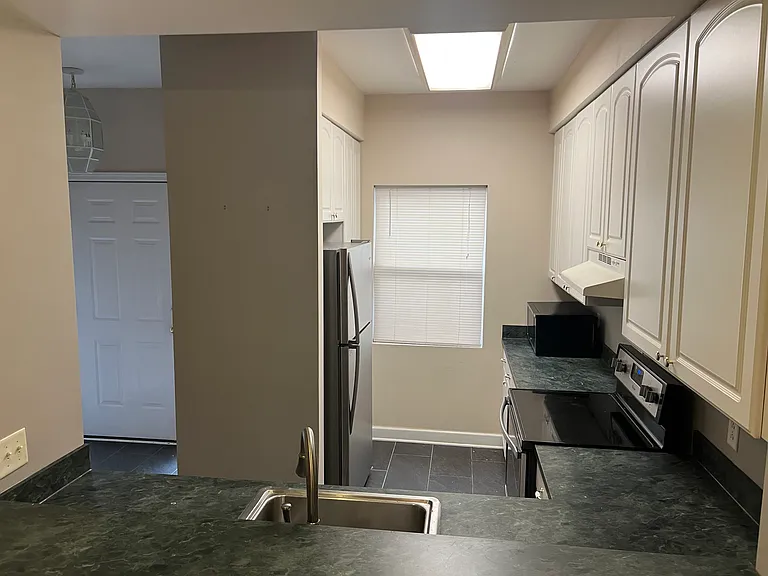 1508 Kenilworth Ave — Photo 3