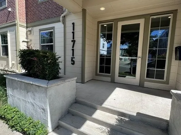 11715 SW Valencia Ln Unit 404, Wilsonville, OR 97070