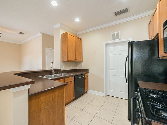 2nd image of 212 Woodhouse Ln