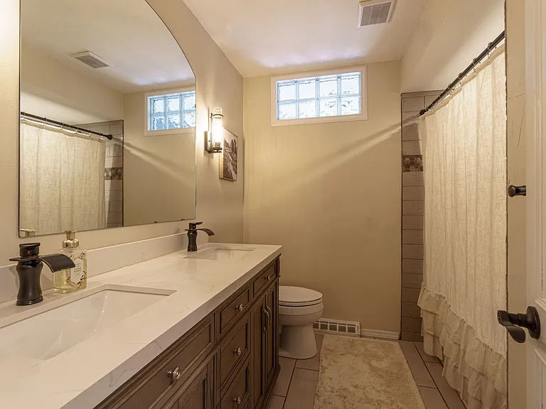 3295 W Parade Cir — Photo 16