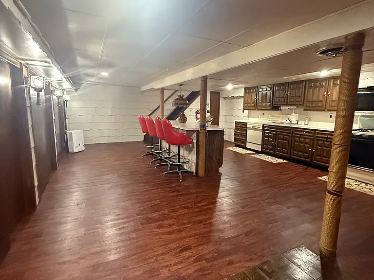 640 Vail Rd — Photo 34