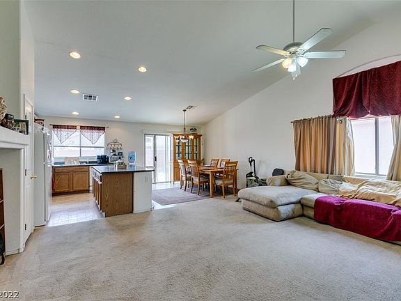 5th image of 717 Majestic Sky Dr