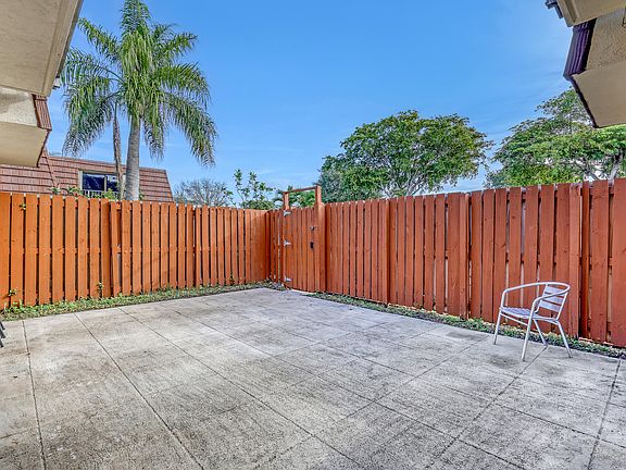 5th image of 3943 Carolina Drive