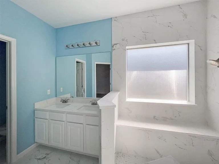 3917 Bronco Bend Loop — Photo 25