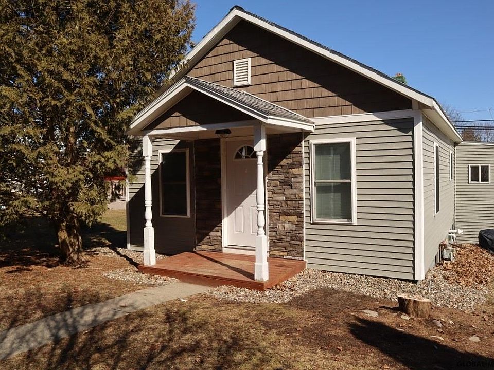 1st image of 26 Gates Ave