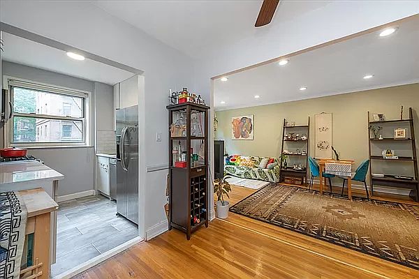1st image of 6861 Yellowstone Blvd APT 318