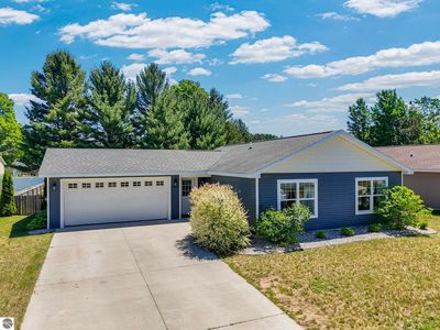 2033 Woodside Trail Ct, Traverse City, MI, 49685
