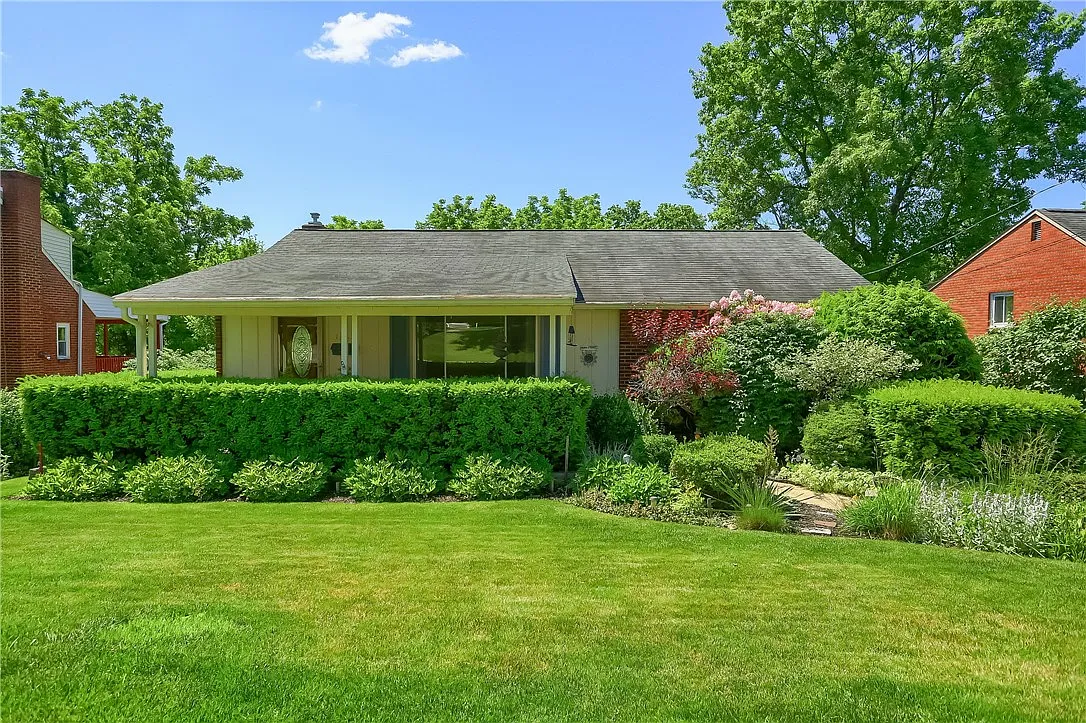 1363 Meadowlark Dr photo 1