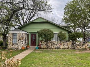 207 Olive St, Cleburne, TX 76031