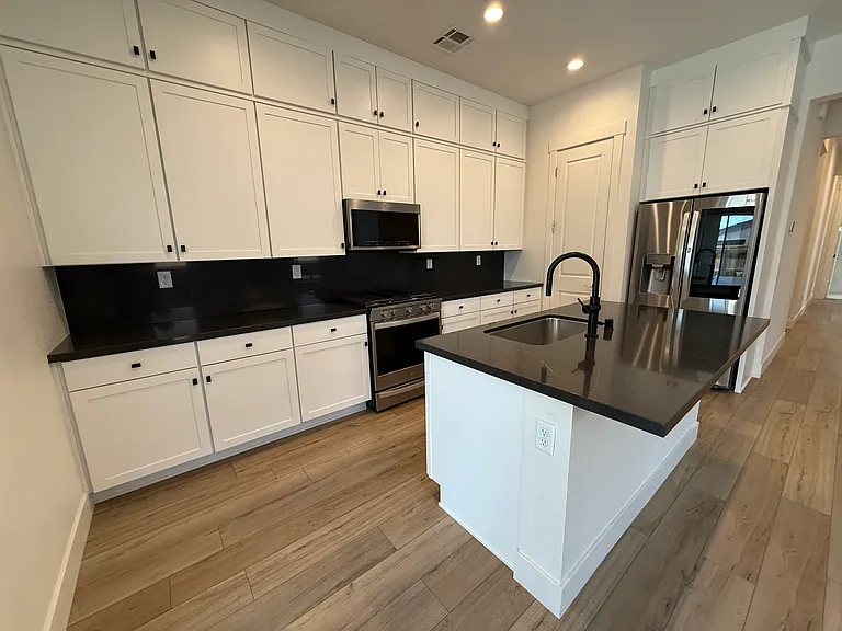 7765 Navasota Dr — Photo 2