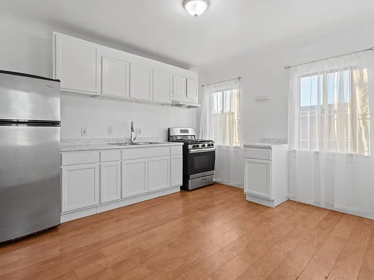 6403 1/2 S Vermont Ave #2 — Photo 16