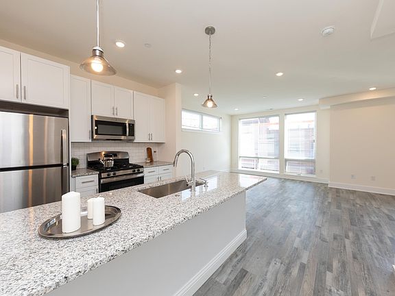 4th image of 1714 S Orianna St Unit 2