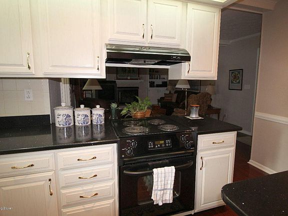 202KITCHEN