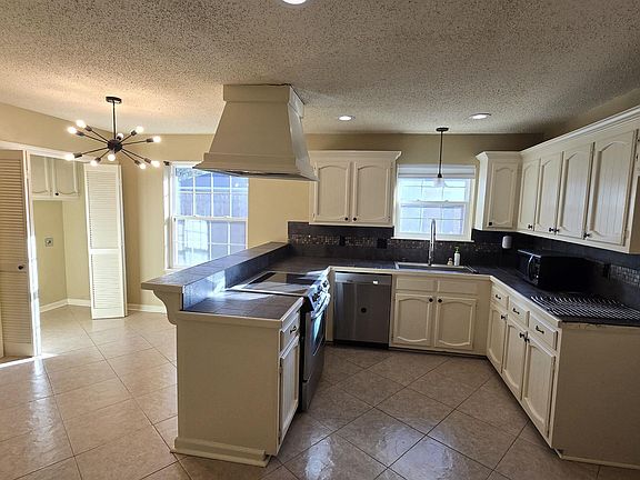 4th image of 8116 President Dr