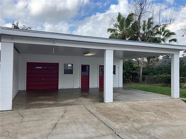 210 Metairie Heights Ave — Photo 3