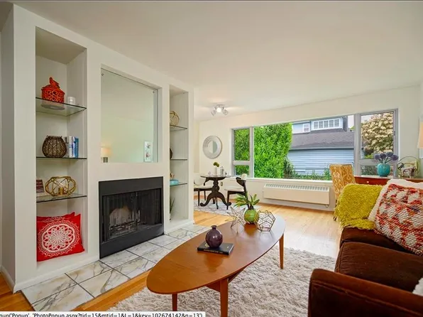 530 W Olympic Pl APT 410, Seattle, WA 98119