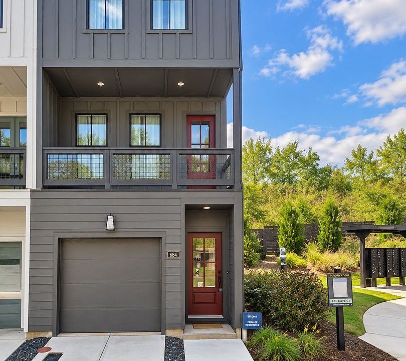 1st image of 684 Belletrace Cir