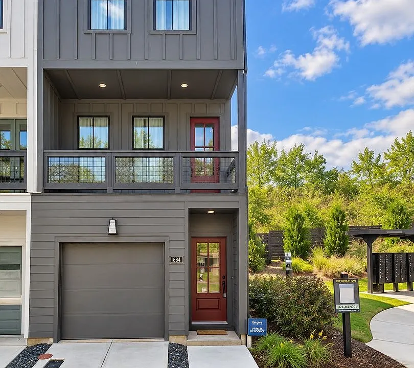 684 Belletrace Cir