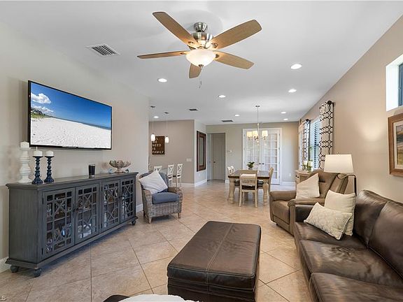 4th image of 7602 Jacaranda LN
