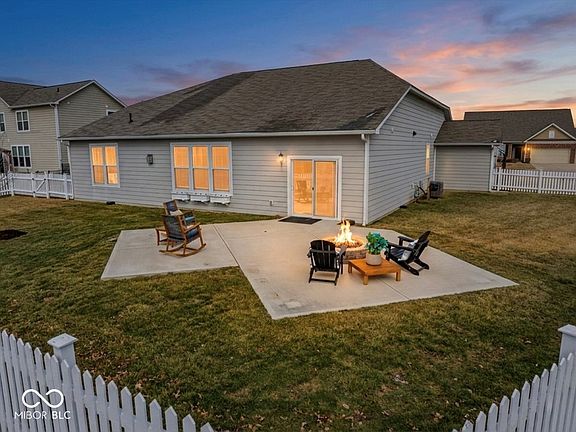2nd image of 15977 Bugle Ridge Dr