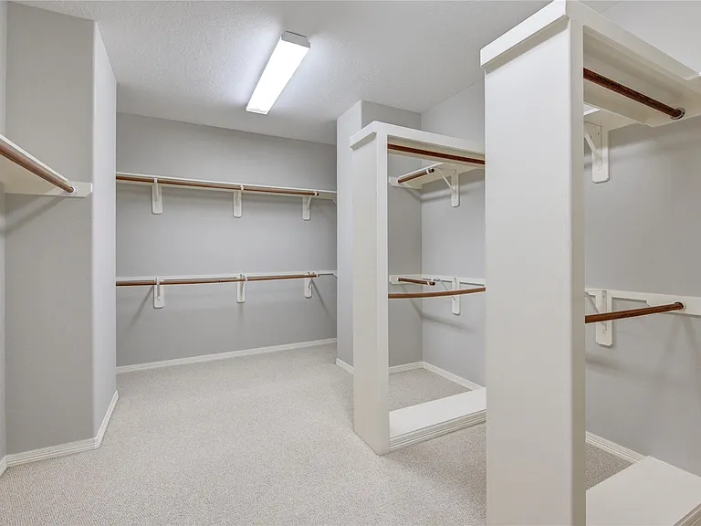 11623 Royal Oaks Xing — Photo 11