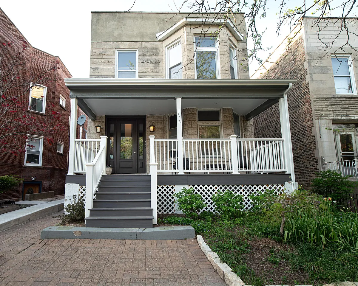 Building Photo - 1456 W Foster Ave #1