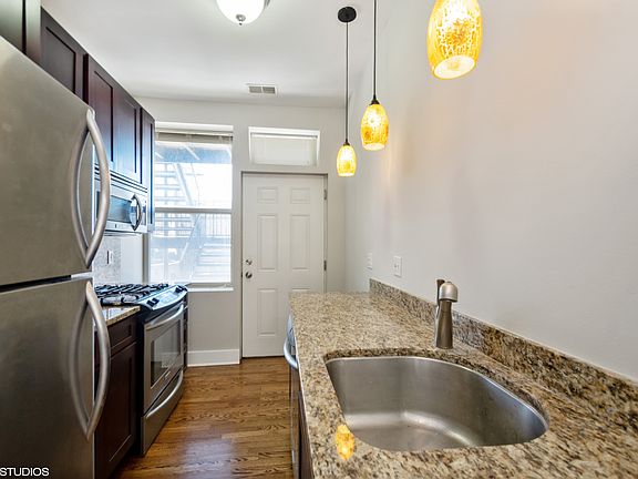 5th image of 3950 N Clarendon Ave APT 1S
