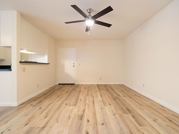4th image of 7013 Haskell Ave APT 110
