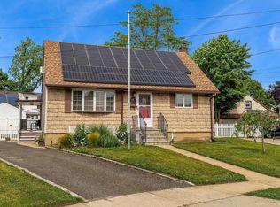 44 Robert Rd, Inwood, NY 11096