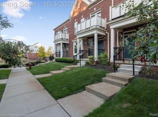 1106 Fountain View Cir, South Lyon, MI 48178
