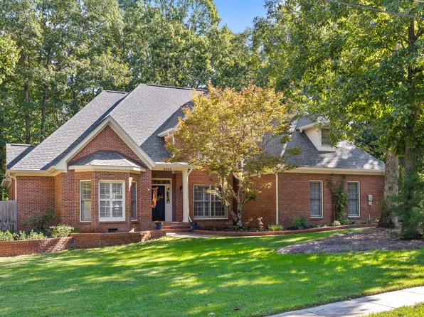 3804 Windtree Dr, Signal Mountain, TN 37377
