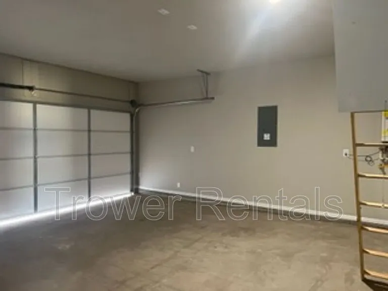 1902 Twin Falls Dr — Photo 19