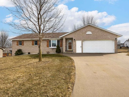 602 Willow Rdg S, Peosta, IA 52068