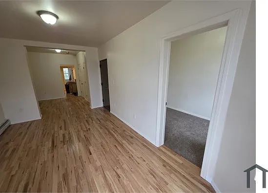 3 bed, 900 sqft, $3,595 — Photo 3