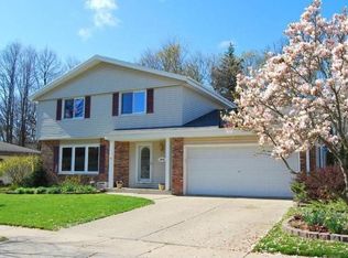 5808 Ramona Dr, Greendale, WI 53129