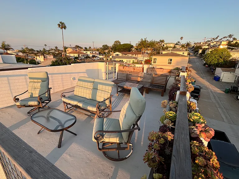 4649 Santa Monica Ave — Photo 13