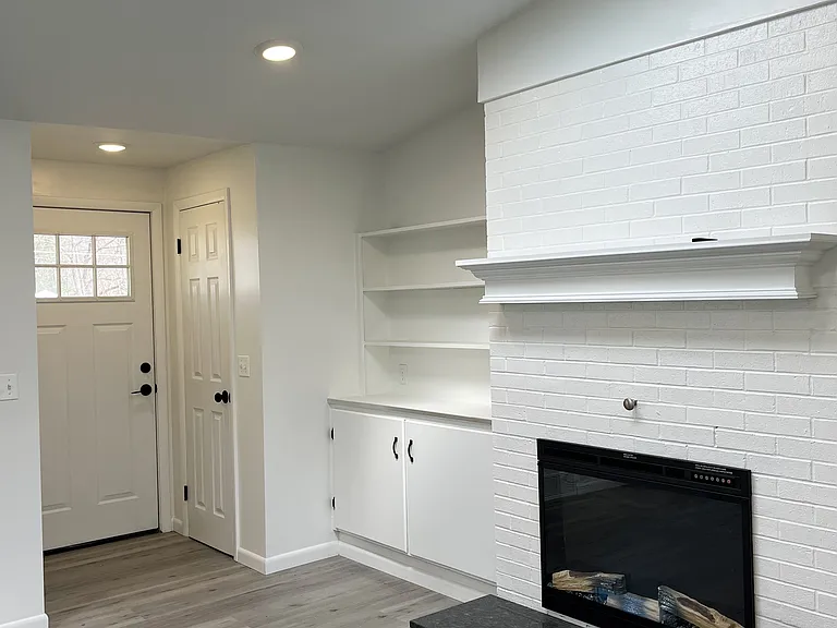 4803 Lyell Rd — Photo 3