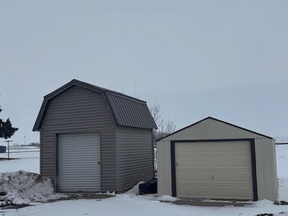 2nd image of 407 1st St S