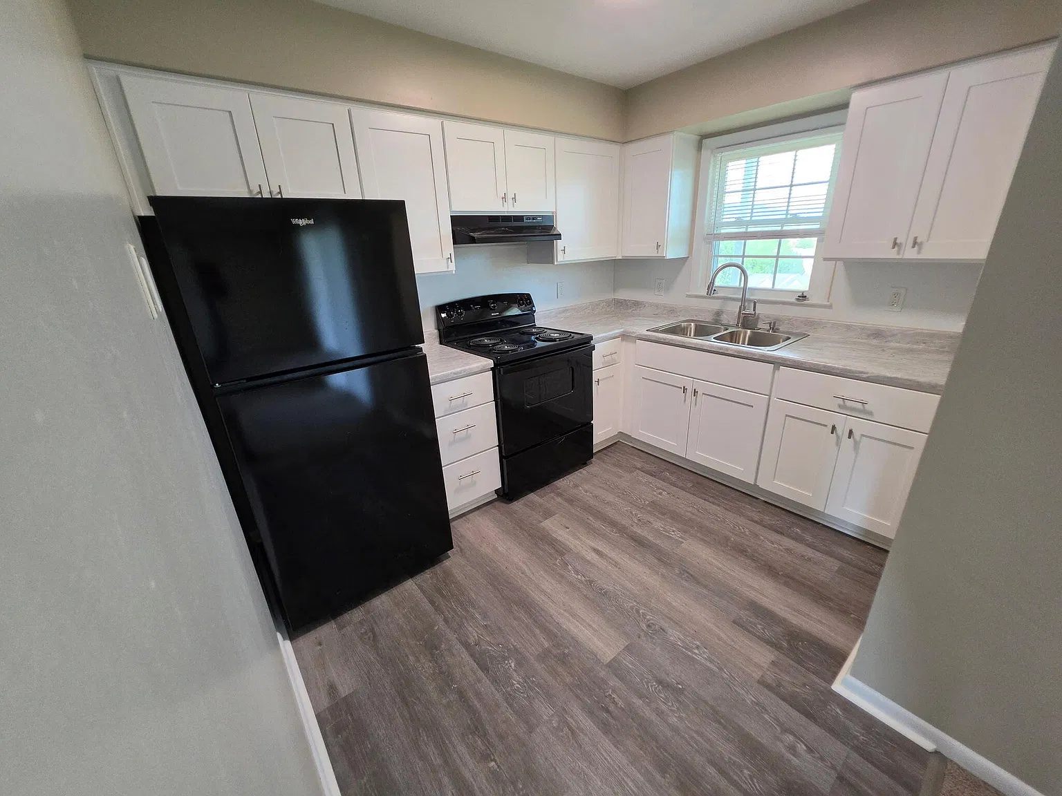 2 bed, 1.0 bath, 1100 sqft, $1,225 — Photo 4